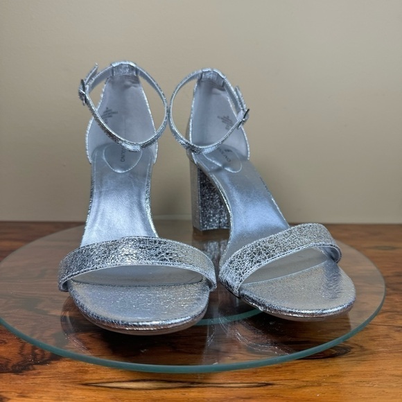 BANDOLINO Women's Armory Dress Sandals - silver metallic - size 9 - Picture 7 of 13